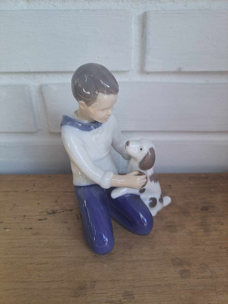 Bing & Grøndahl. Dreng med hund #2334