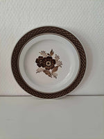 Royal Copenhagen. Brun Tranquebar, Kagetallerken 17 cm. 1. sort. #1842