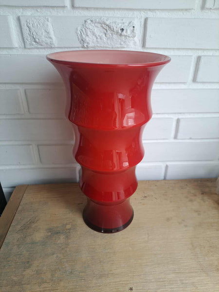 Holmegaard. Karen Blixen, Vase rød 31 cm.