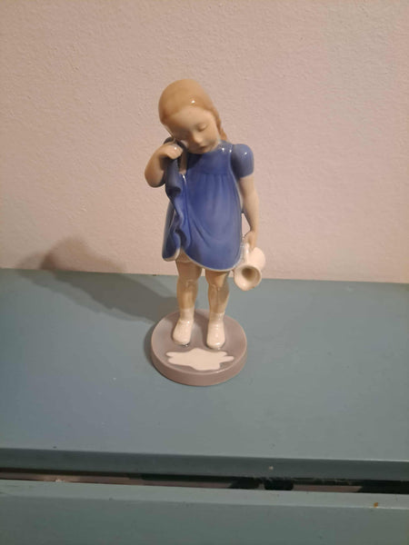 Royal Copenhagen. Spildt mælk #466