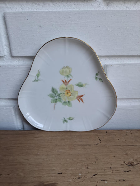 Bing & Grøndahl. Klitrose, Bakke til plat de menage 14 cm. #52D