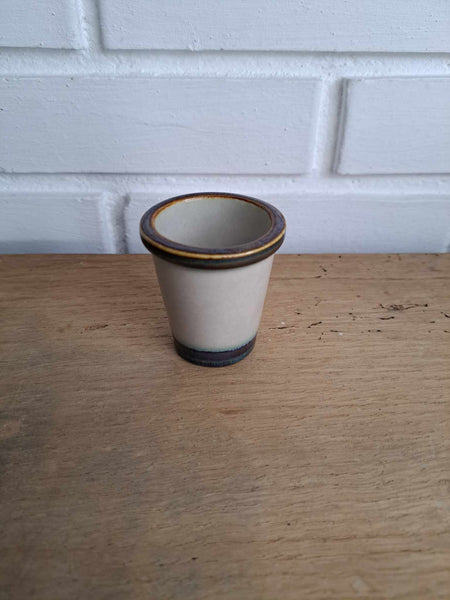 Bing & Grøndahl. Tema, Æggebæger 6 cm. 2. sort. #696