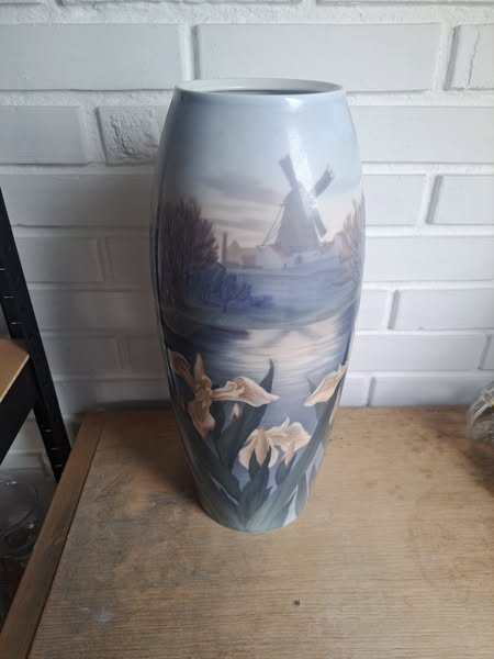 Bing & Grøndahl. Stor vase med landskab 40 cm. #4506/19