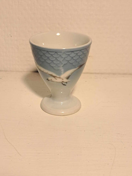 Bing & Grøndahl. Måge uden guld, Æggebæger 6 cm. #57