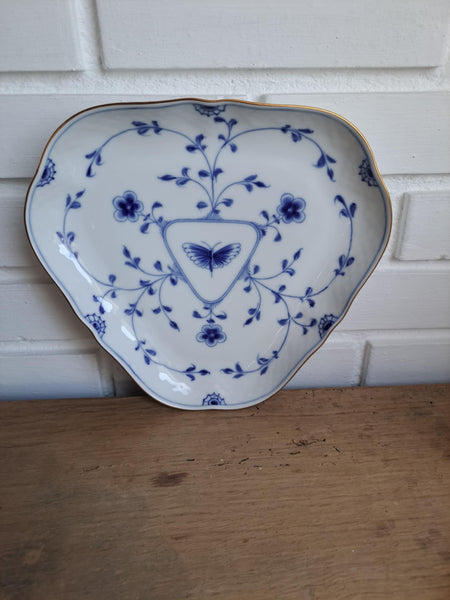 Bing & Grøndahl. Kipling, Trekantet fad 25 cm. #354