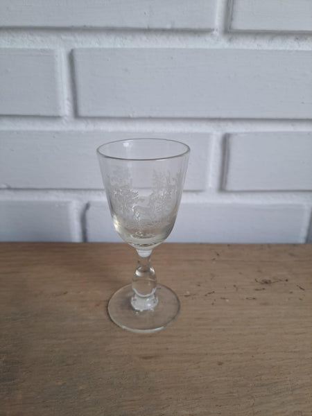 Kastrup. Glas med hjorte 10,5 cm.