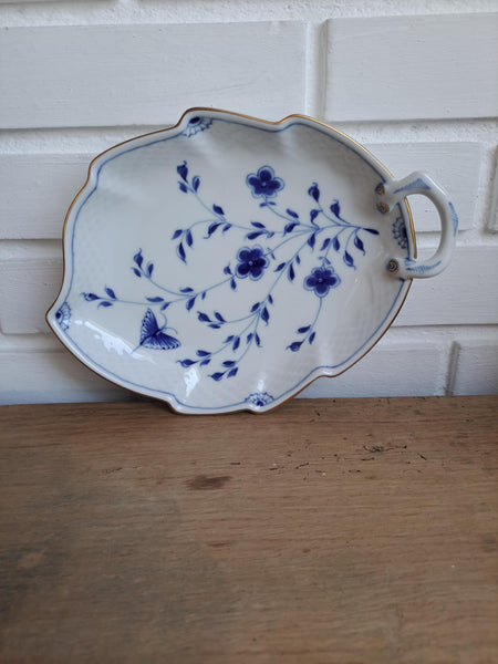 Bing & Grøndahl. Kipling, Bladformet fad 25 cm. #357