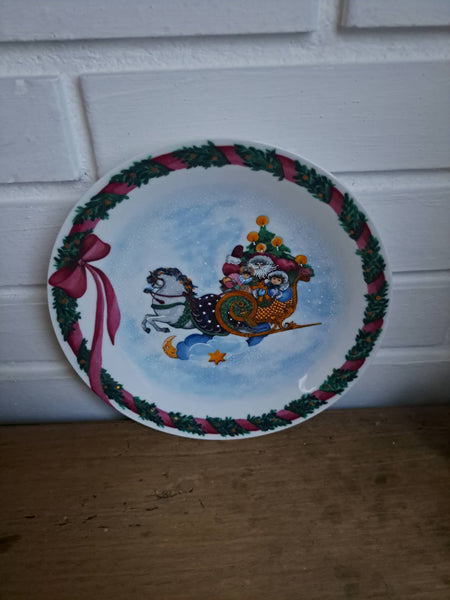 Royal Copenhagen. Jingle Bells, Flad tallerken 20,5 cm. #177.501/618