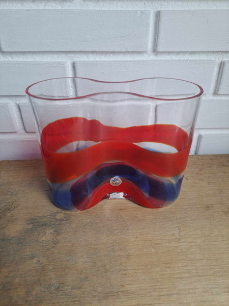 Holmegaard. Carneval/ Phantasy, Vase med rød, blå dekoration 15,5 cm.