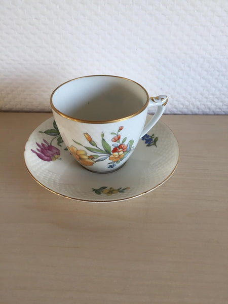 Bing & Grøndahl. Saktisk blomst hvid, Kaffekop #102/305