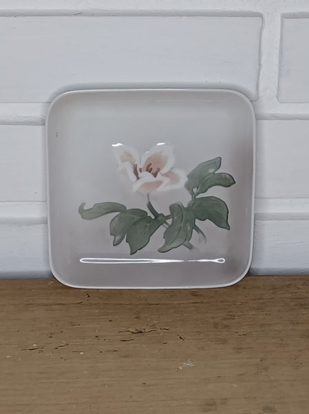 Bing & Grøndahl. Julerose, Skål 12,5 cm. #333