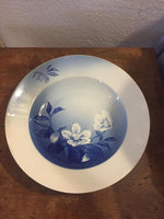 Bing & Grøndahl. Julerose, Dyb tallerken 24 cm. #22 2. sort.