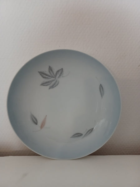 Bing & Grøndahl. Løvfald, Dyb tallerken 20,5 cm. 2. sort. #22