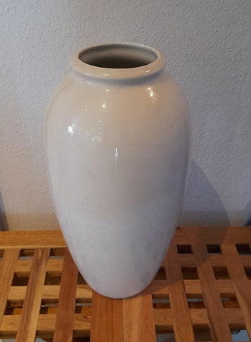 Royal Copenhagen. Hvid vase 28 cm. #2129