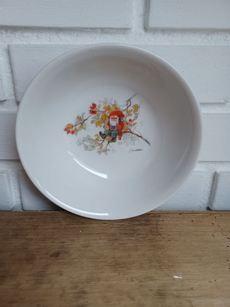 Mads Stage. Juleskål, Nisse på gren 16 cm.