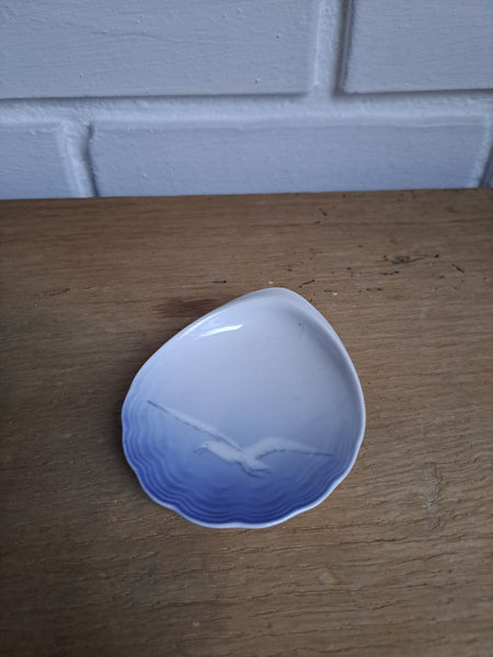 Bing & Grøndahl. Måge uden guld, Musling asiet 8,5 cm. #200