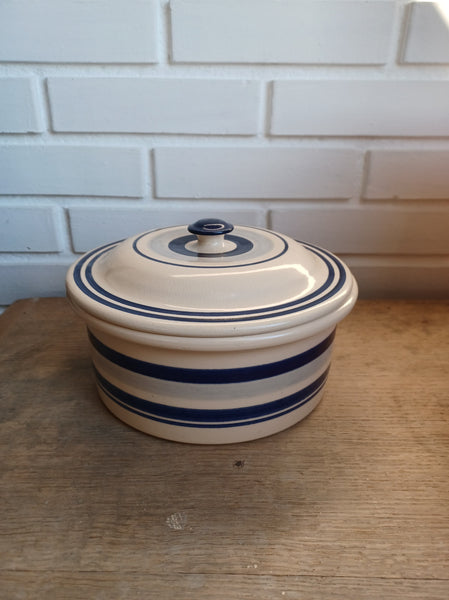 Sebastian design.  Lågfad 1,4 L