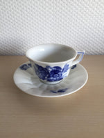 Royal Copenhagen. Blå blomst, kantet, Kaffekop #8608 2. sort.