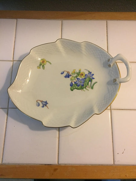 Bing & Grøndahl. Njal, Asiet blad 22 cm. #199