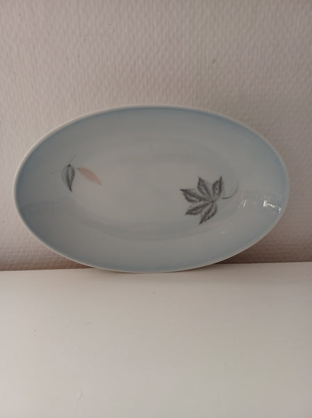 Bing & Grøndahl. Løvfald, Oval asiet 23 cm. #314