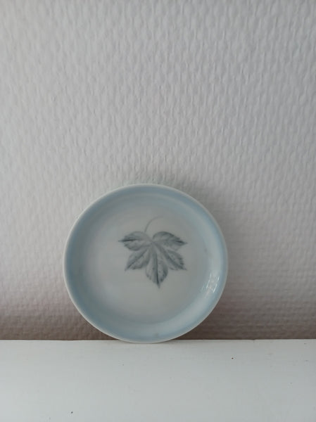 Bing & Grøndahl. Løvfald, Smørkop 9 cm. #332